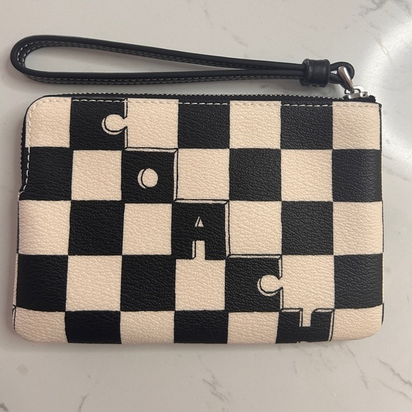 Coach Corner Zip Wristlet With Checkerboard Print - Limited Edition - NWT - Picture 9 of 11
